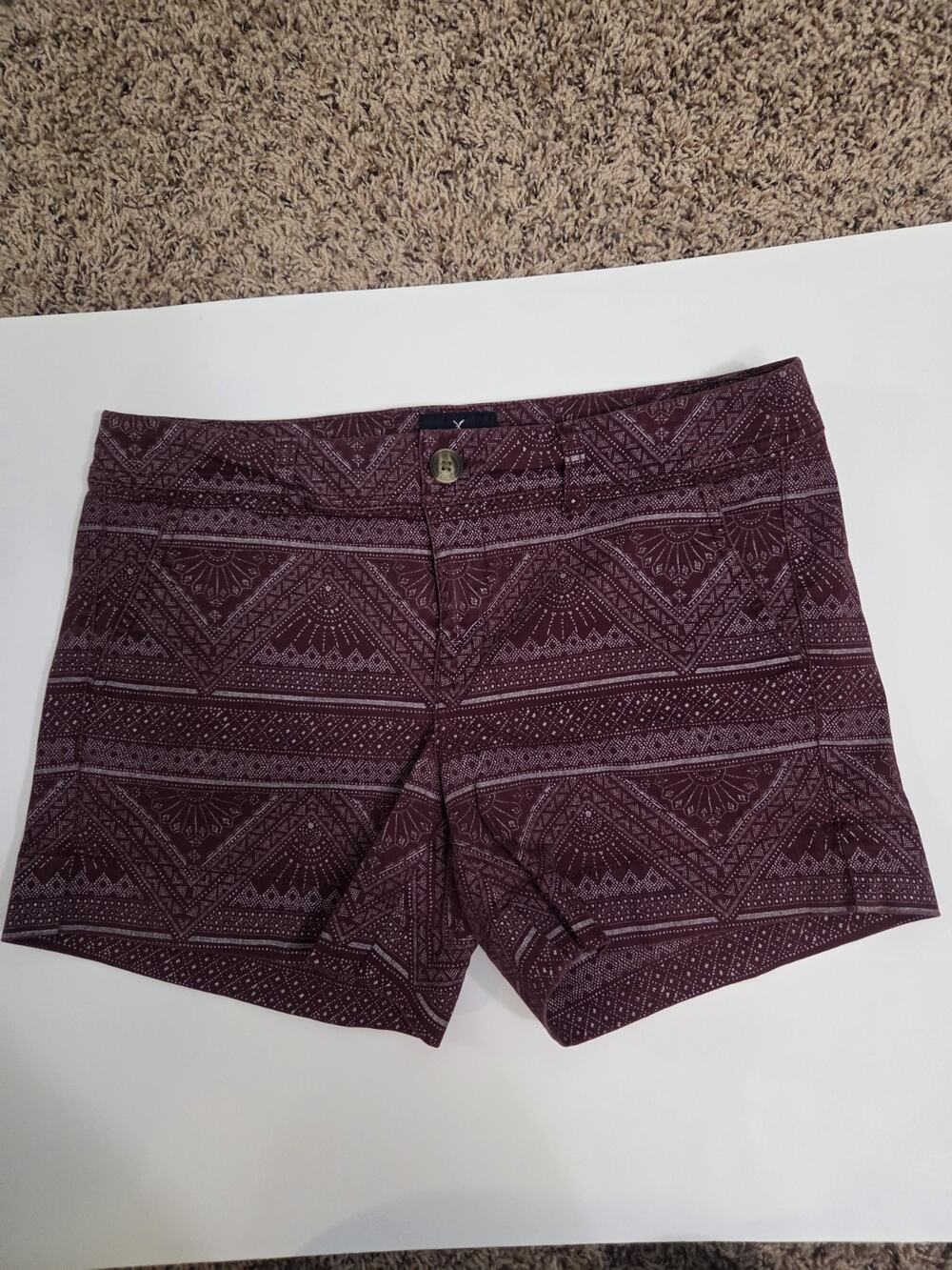 American Eagle Outfitters Midi Shorts Womens Size 10 Patterned Maroon